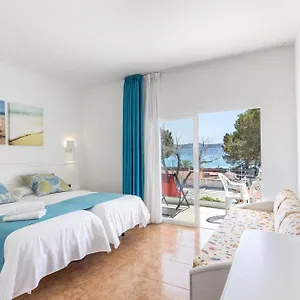 3* Pensión Neptuno